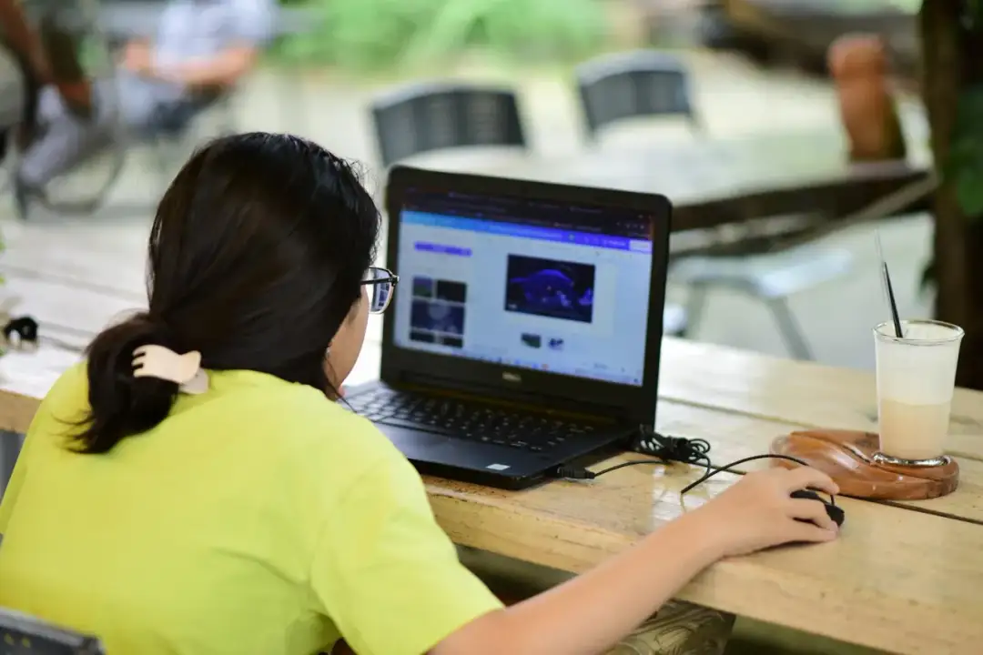 Trendy w lojalności klientów: jak branże gier i e-commerce wyróżniają się w Polsce i na świecie