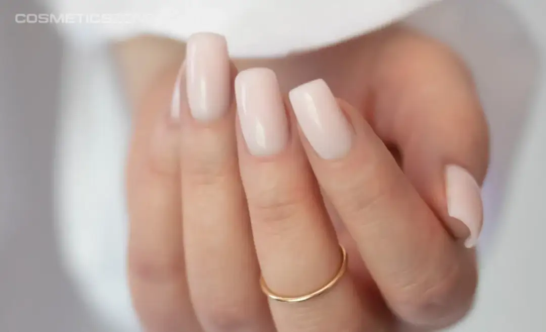 Najprostszy manicure no manicure z mleczną bazą hybrydową