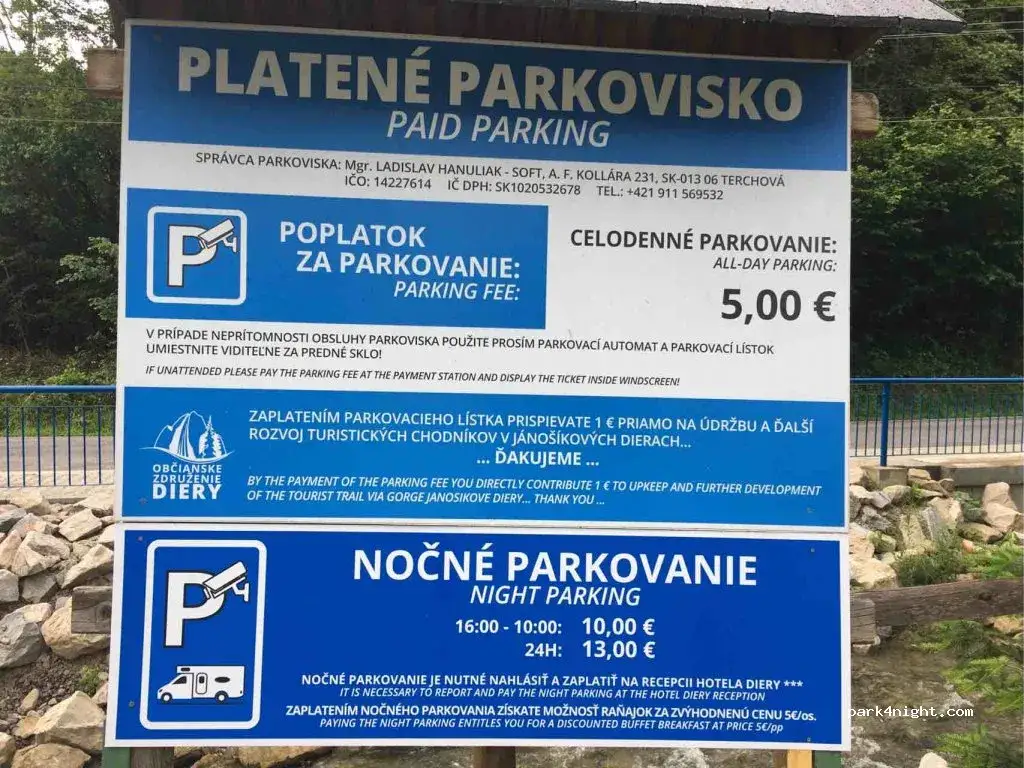 Parking Biely Potok: Wygodny start w Janosikowych Dierach