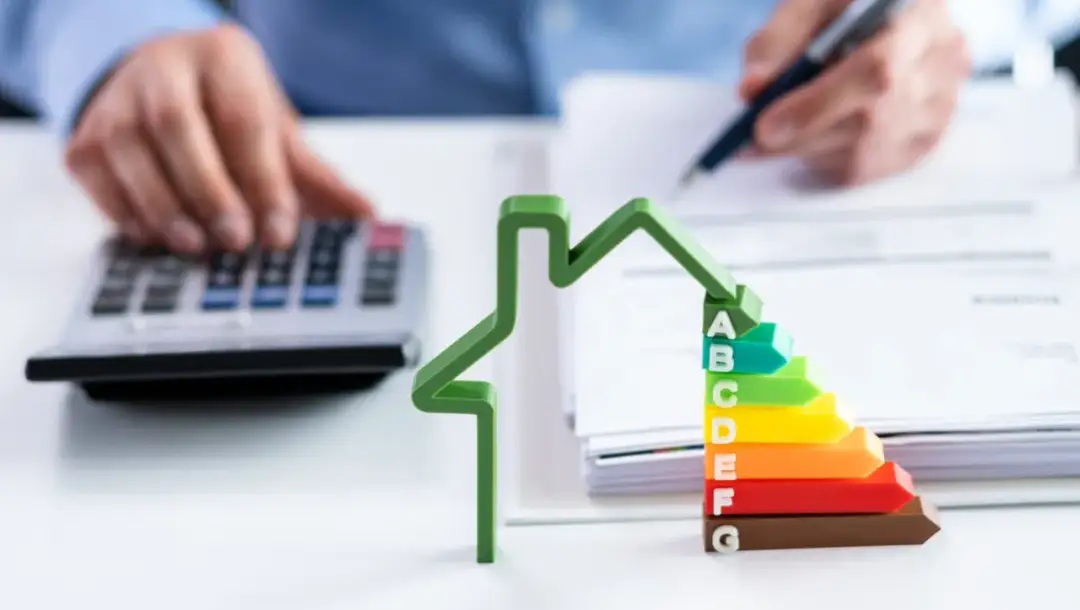 Kto wydaje świadectwo energetyczne budynku i jakie ma uprawnienia?