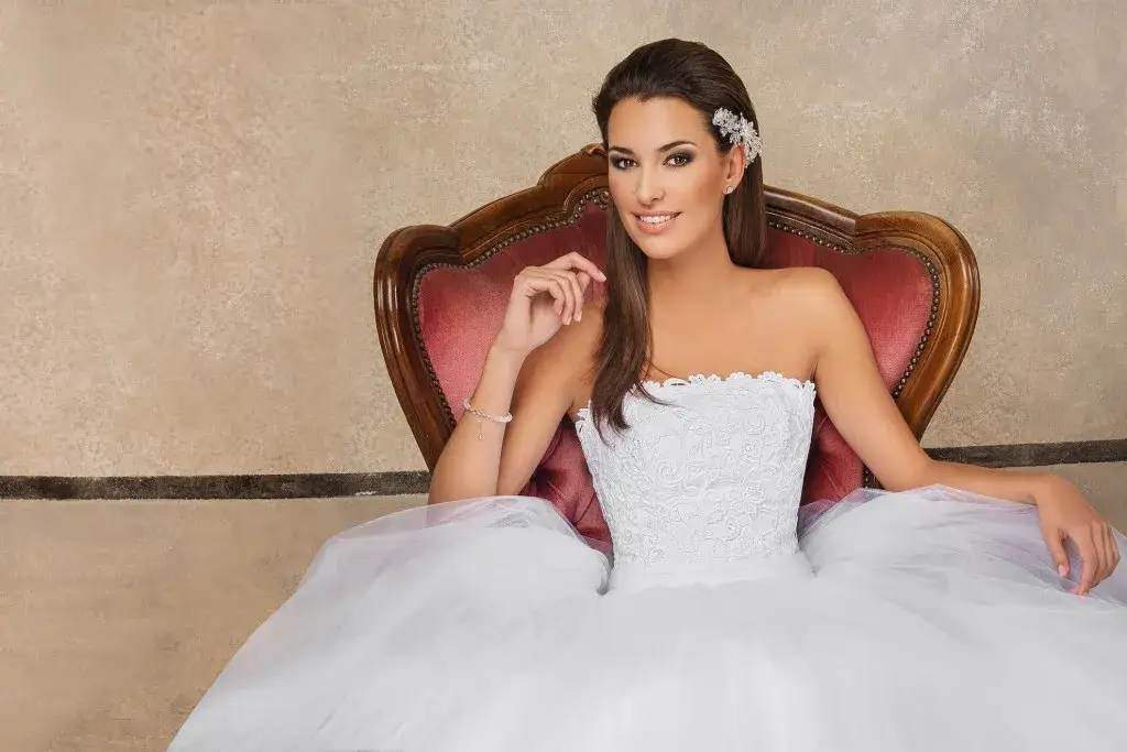 Gdzie kupić tanią suknię ślubną i nie przepłacić za marzenia