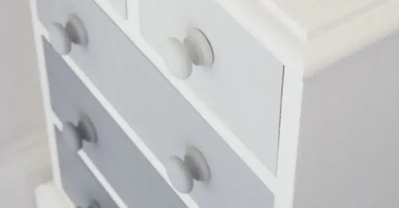 Jak okleić meble okleiną – proste kroki, które zaoszczędzą czas