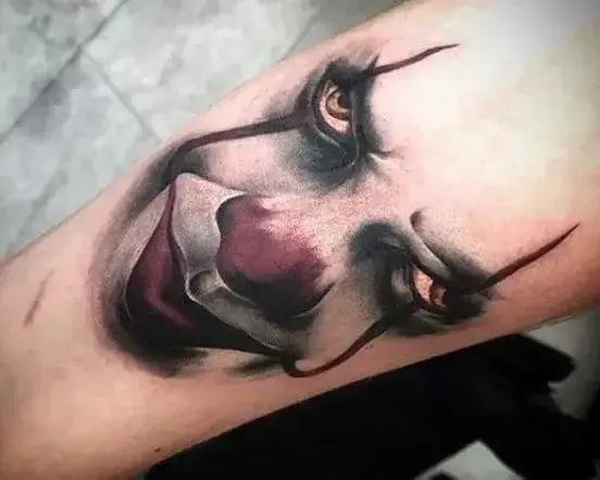 Tatuaż klaun znaczenie: odkryj ukryte symbole i ich interpretacje