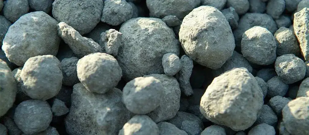 Tona cementu ile kosztuje? Sprawdź ceny i rodzaje cementu w Polsce