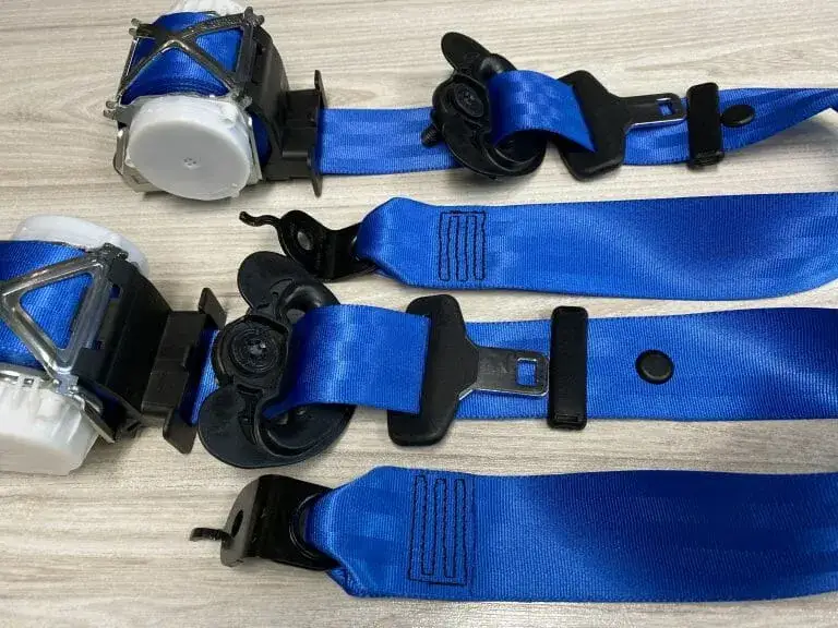 Ile kosztuje wymiana pasów bezpieczeństwa i jak uniknąć wysokich kosztów naprawy