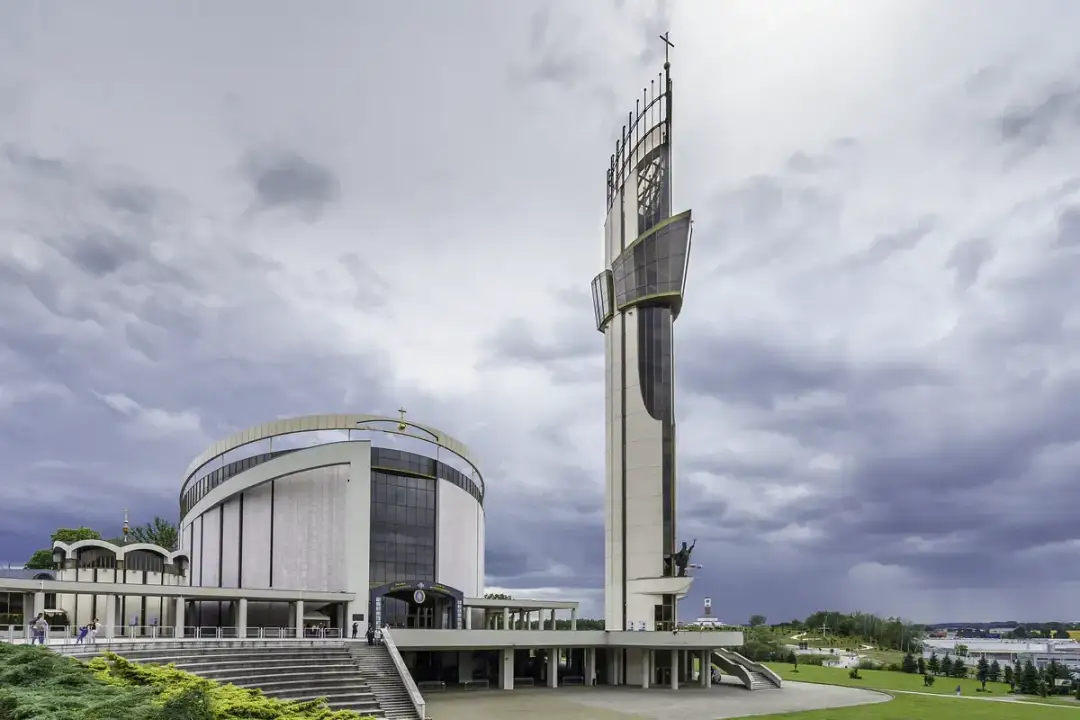 Sanktuarium Bożego Miłosierdzia w Krakowie - historia, duchowość i pielgrzymki