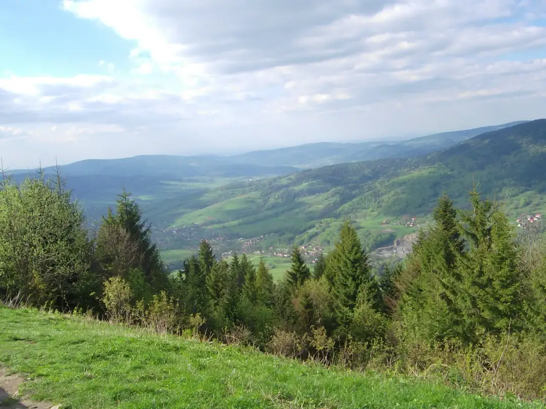 Czy warto wspiąć się na górę Luboń? 5 powodów, dla których warto!