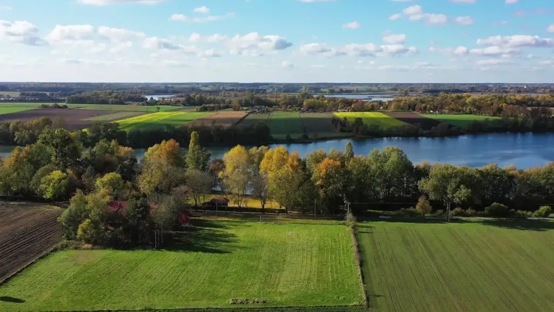 Najlepsze pole namiotowe nad jeziorem Kujawsko Pomorskie – sprawdź oferty