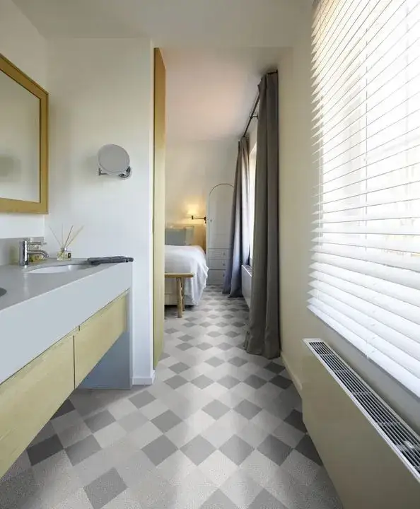 Jak profesjonalnie ułożyć wykładzinę pcv w łazience bez wpadek i błędów