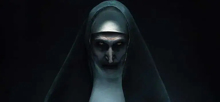 Film Zakonnica: Przerażający horror o mrocznych tajemnicach klasztoru