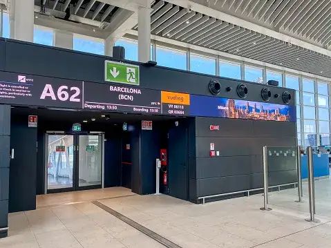 Co znaczy gate na lotnisku? Kluczowe informacje, które musisz znać