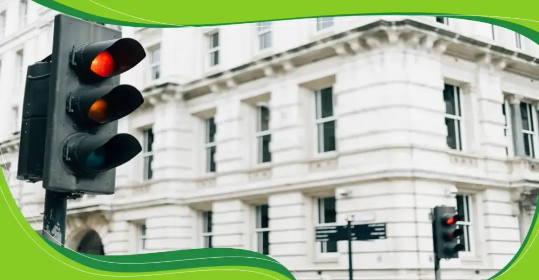 Jaki mandat za czerwone światło? Sprawdź, ile możesz stracić