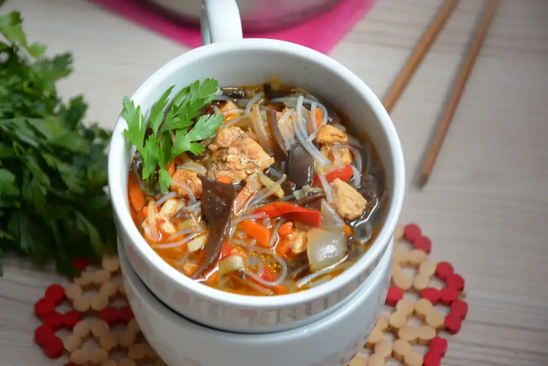 Jak zrobić zupę chińską, aby zachwyciła smakiem i aromatem