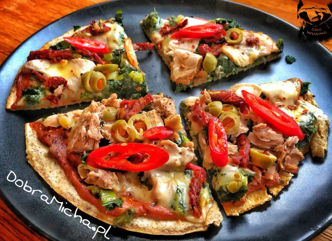 Jak zrobić pyszną fit pizzę z patelni - najlepszy przepis dla zabieganych