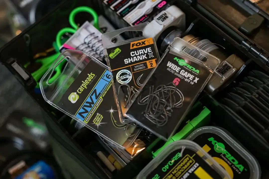 Die richtige Hakengröße für Karpfen: Vermeide Fehlkäufe beim Angeln