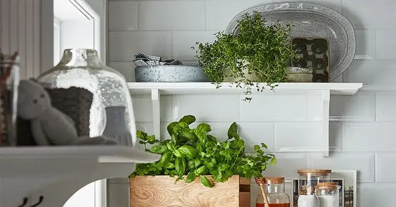 Jak ozdobić szafki kuchenne, aby wyglądały jak nowe i stylowe