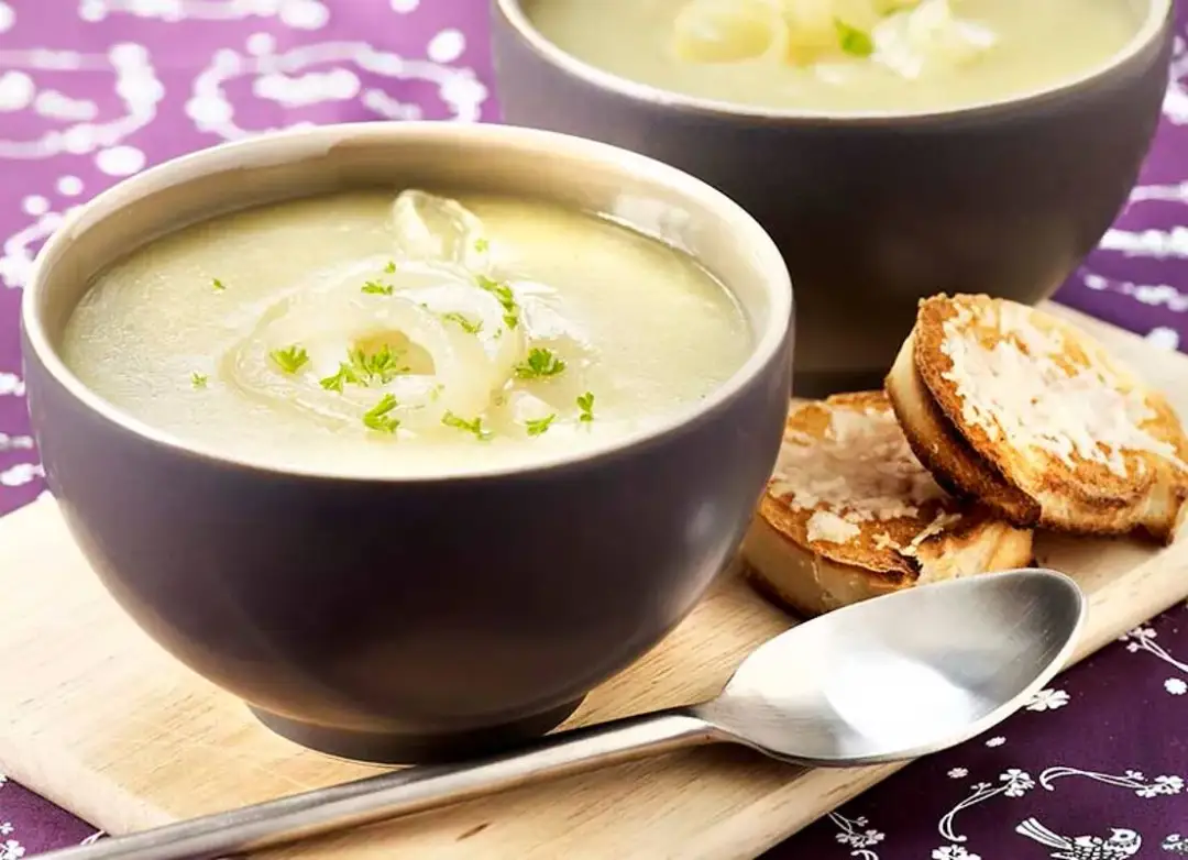 Recette soupe à l'oignon simple : savourez un plat réconfortant rapidement