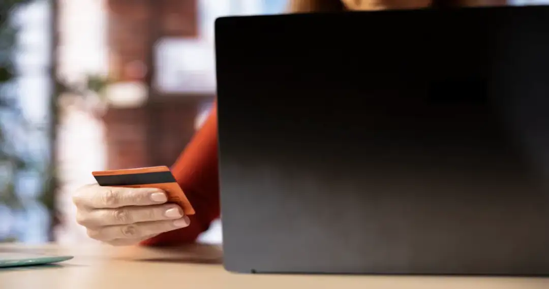 Przegląd licencji, metod płatności i opinii użytkowników o wybranej platformie rozrywkowej