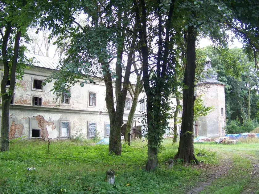 Pałac Denhoffów w Kruszynie – historia, architektura i tajemnice