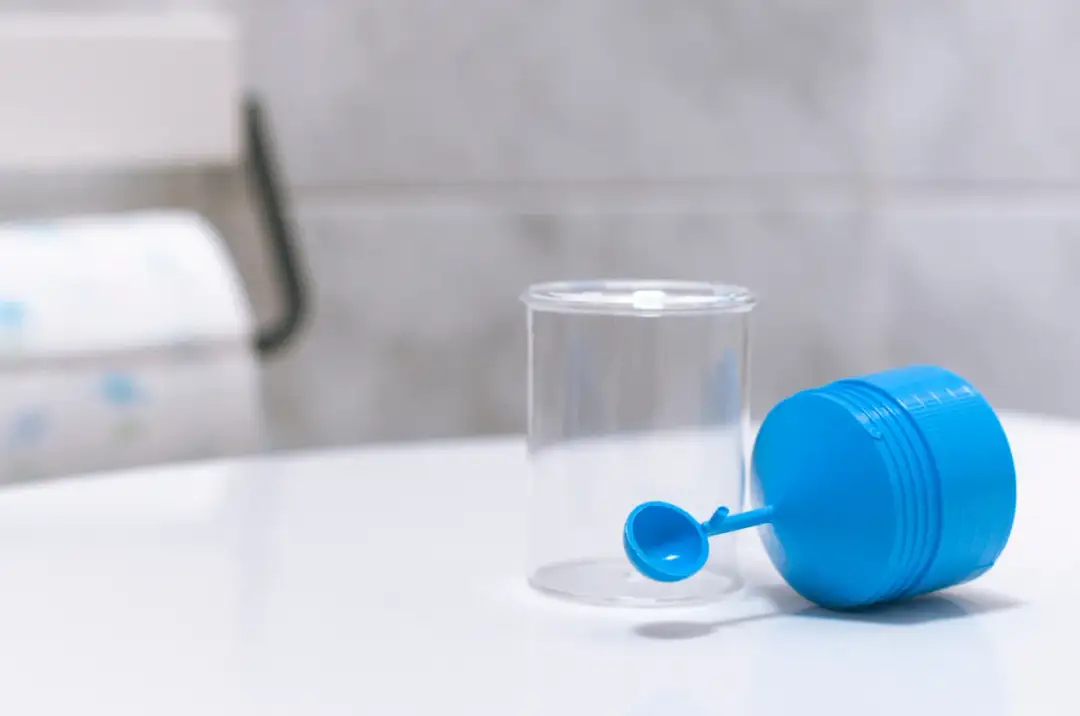 Kiedy pobrać kał do badania krwi utajonej, by uniknąć błędów?