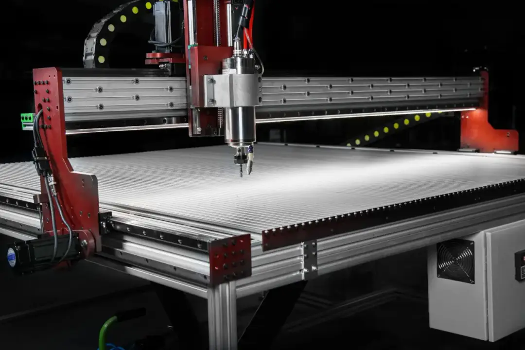 Frezarki Obwiedniowe CNC do Produkcji i Ostrzenia Narzędzi Skrawających