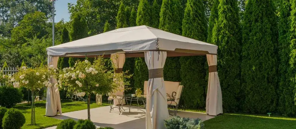 Jaki pawilon ogrodowy kupić, aby uniknąć rozczarowania?