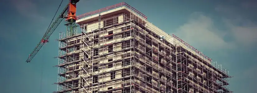 BHP na rusztowaniach: Jak uniknąć wypadków i zapewnić bezpieczeństwo