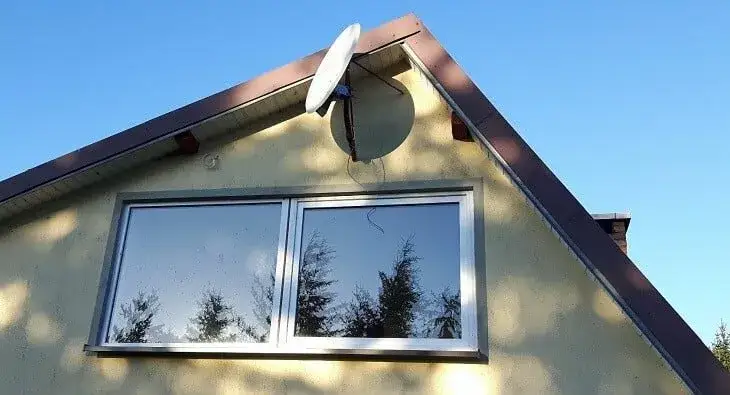 Okna w szczycie na poddaszu: klucz do jasnego i funkcjonalnego wnętrza