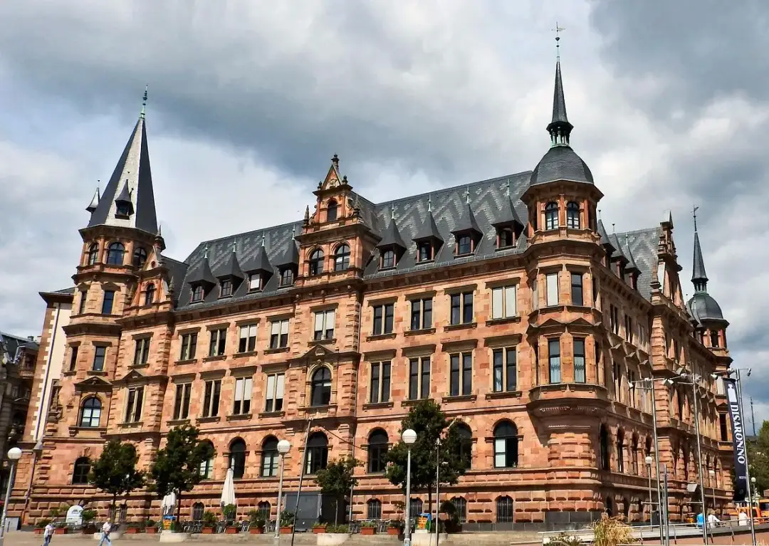 Wiesbaden atrakcje: odkryj niezwykłe miejsca i ukryte skarby