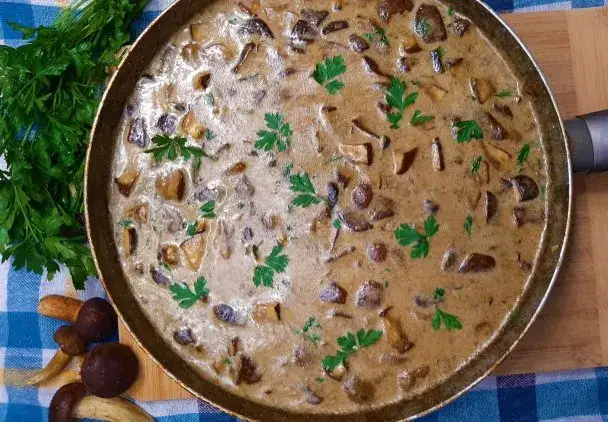 Prosty sposób na sos grzybowy z mrożonych grzybów: poznaj najlepszy przepis