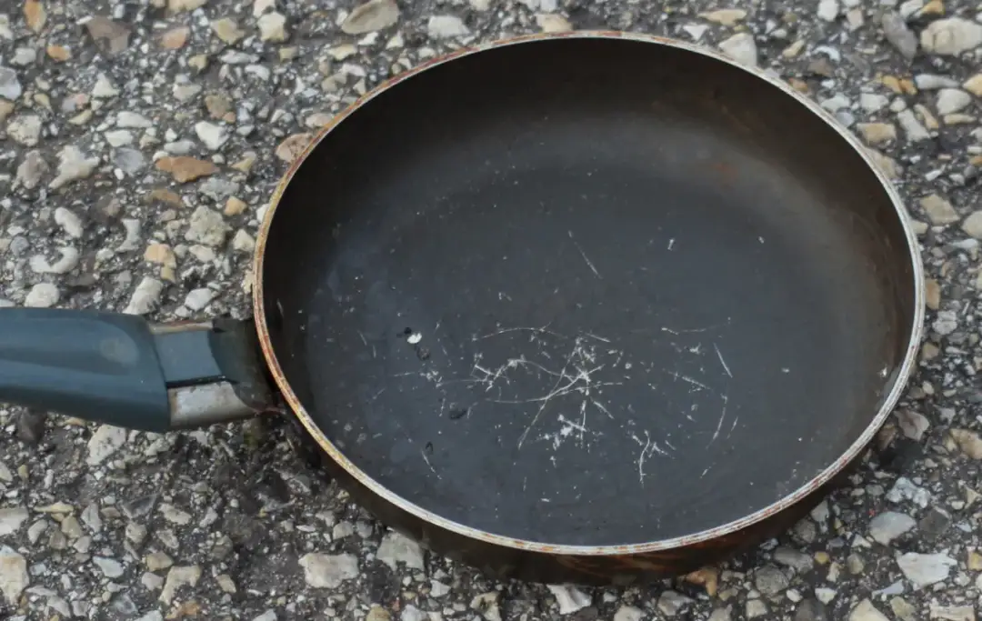 Jak odnowić patelnię teflonową i przywrócić jej idealny stan