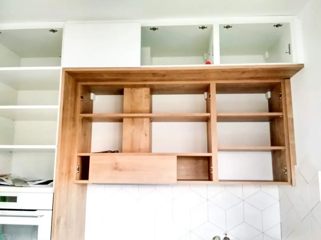 Korpusy szafek kuchennych z czego? Poznaj najlepsze materiały i ich wady.