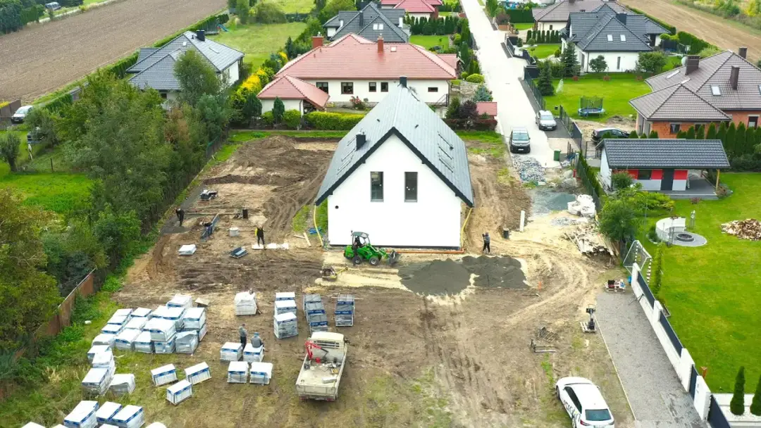 Jak zrobić podjazd betonowy krok po kroku – uniknij błędów i zaoszczędź pieniądze