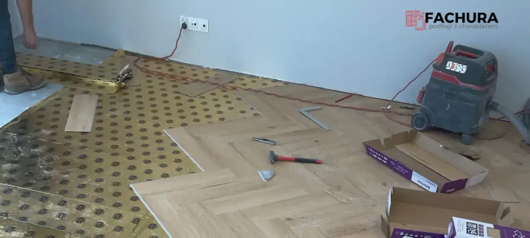 Fachura inspiruje do zmian: wybrane panele winylowe w jodełkę w specjalnej ofercie!