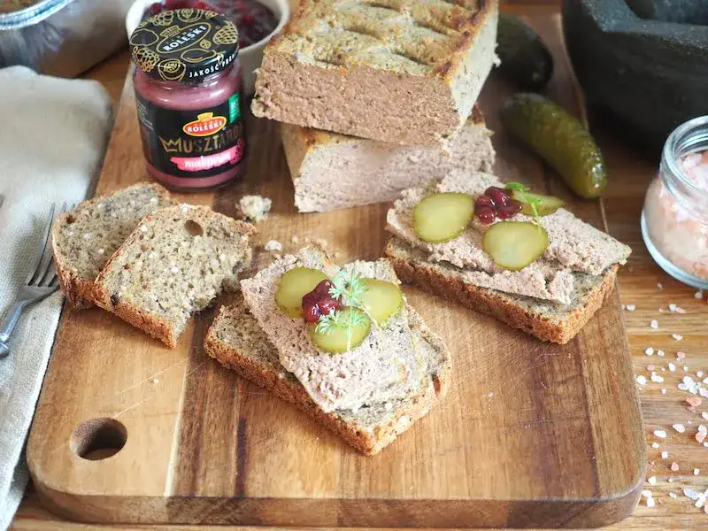 Jak przygotować pasztet drobiowy z mięsa z rosołu, aby nie marnować jedzenia