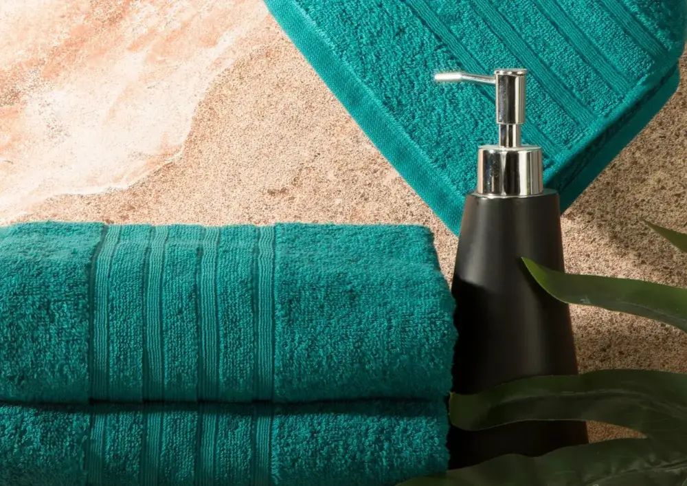 Jakie ręczniki do beżowej łazienki? 5 najlepszych kolorów i porad