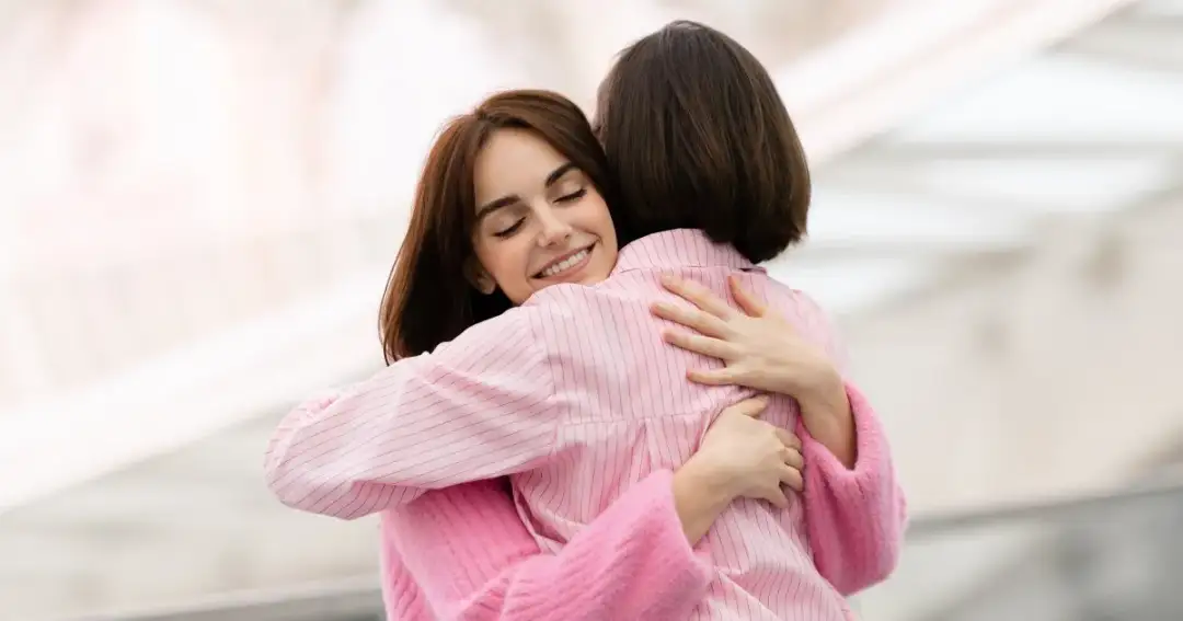 Cytaty o przyjaźni: kim jest przyjaciel i co go definiuje