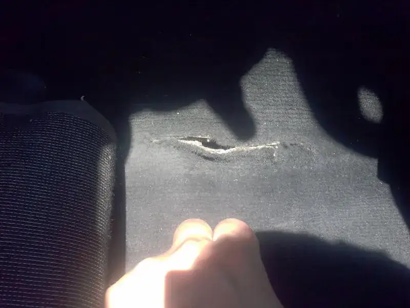 Jak naprawić wykładzinę w samochodzie i uniknąć kosztownych błędów