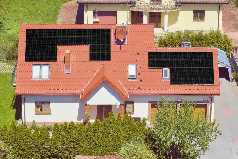 Czy fotowoltaika jest bezpieczna dla Twojego domu: poznaj prawdę i fakty