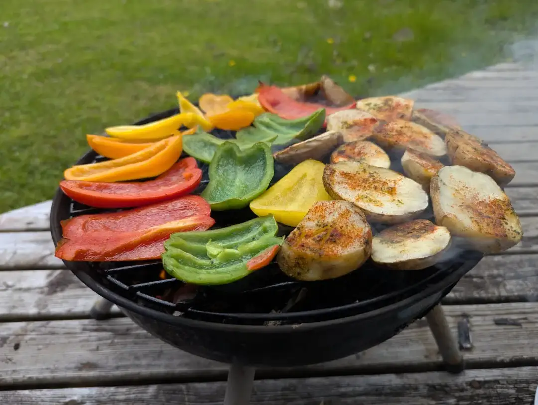 Jak urządzić kuchnię na działce? Co warto mieć?