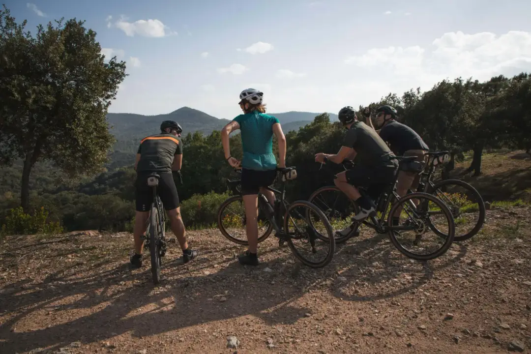 Wypożyczalnia butów narciarskich: Jak zaoszczędzić na wynajmie?