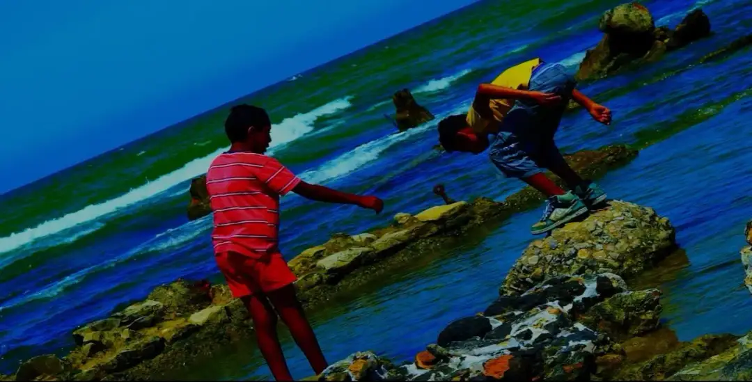 Don’t Move 1: Krytyczna analiza fabuły i postaci w emocjonującym thrillerze