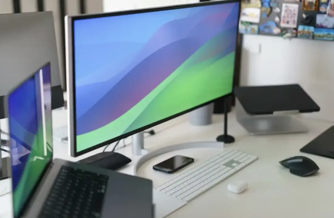 Jak dobrać monitor, klawiaturę i mysz do pracy, gier oraz zdrowia dłoni