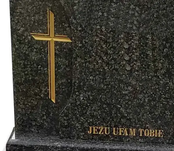 Malowanie liter na pomniku – jak wybrać najlepszą farbę?