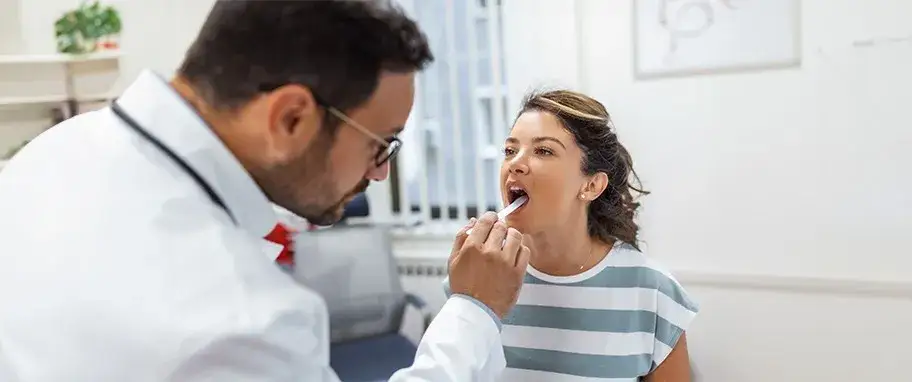 Zakażenie drożdżakami objawy - jak rozpoznać niepokojące sygnały?