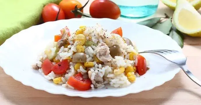 Quoi mettre dans une salade de riz pour une recette délicieuse et facile