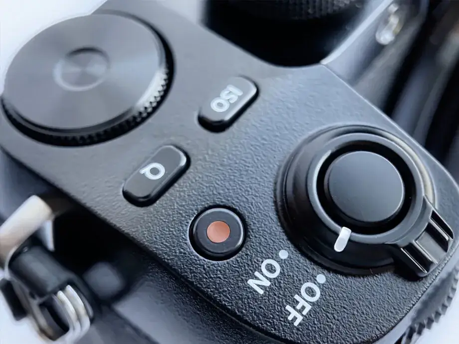 Jak ustawić ISO w aparacie i uniknąć złej jakości zdjęć w każdych warunkach