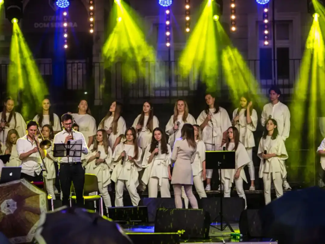 Eleni i piosenka kto śpiewa dwa razy się modli - historia i znaczenie