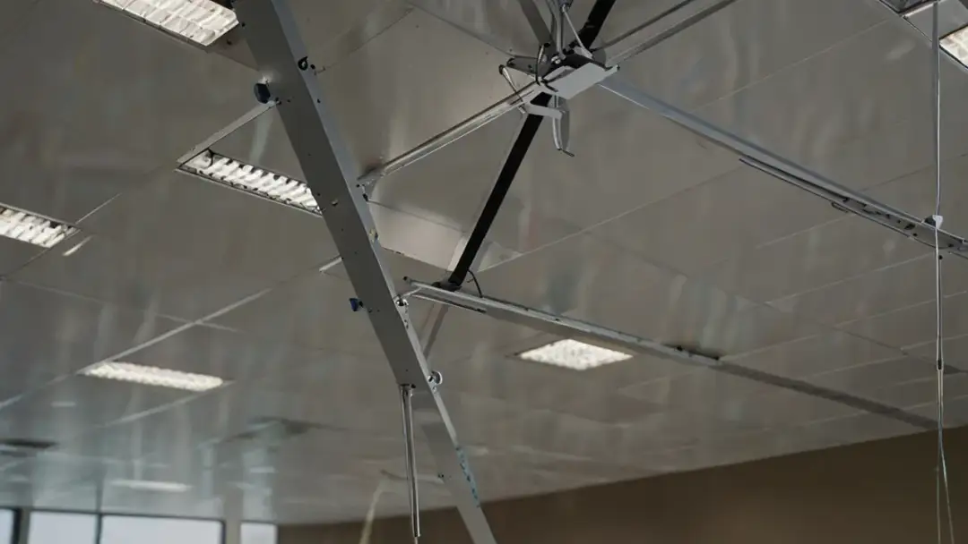 Sufit podwieszany Armstrong: Montaż, zalety i porady