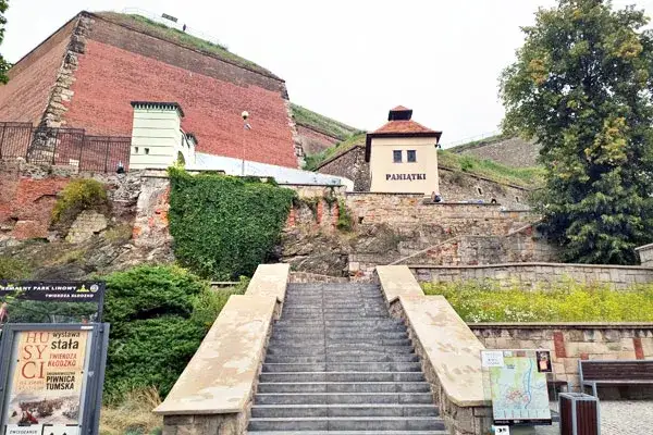 Zamek w Kłodzku: Fascynująca historia i atrakcje, które musisz poznać